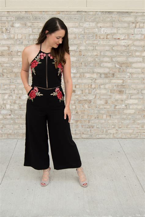 Gianni Bini is a contemporary collection that is always on the forefront of fashion, offering styles that exude high quality and satiate the constant craving for the newest, most cutting-edge trends. . Gianni binni